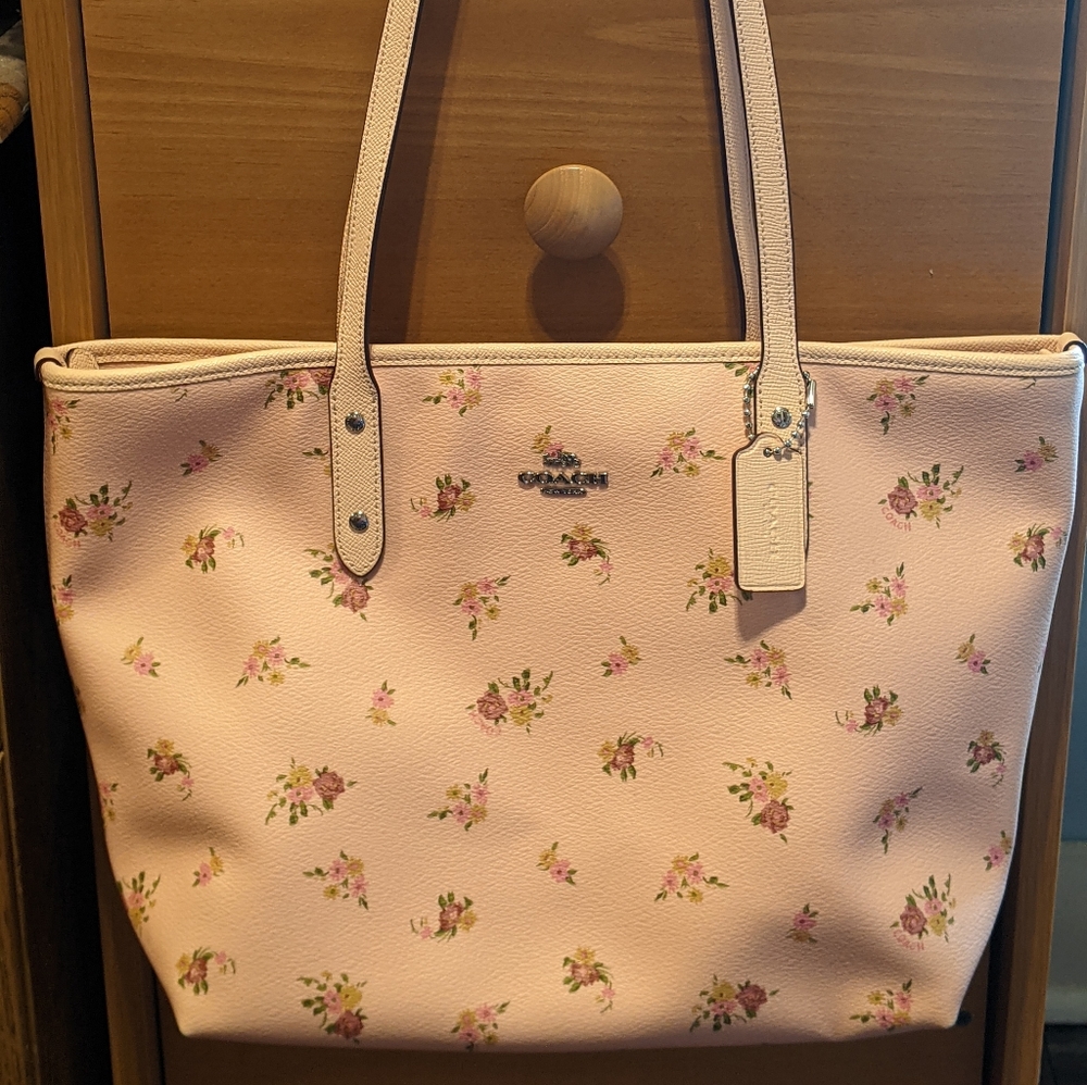 Coach Women's Zip Top Tote Bag